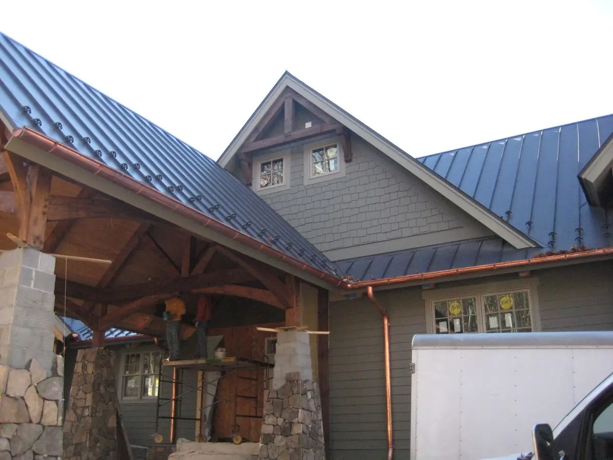 Craftsman Roofing team delivering quality roofing work in Zenda
